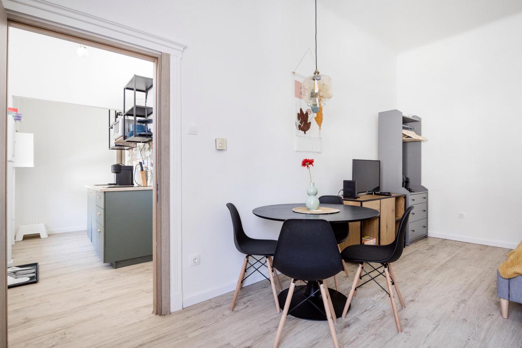 Stylish And Colourful Apartment In The City Centre Budapest Exterior photo